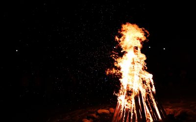 How to safely build a bonfire in your garden
