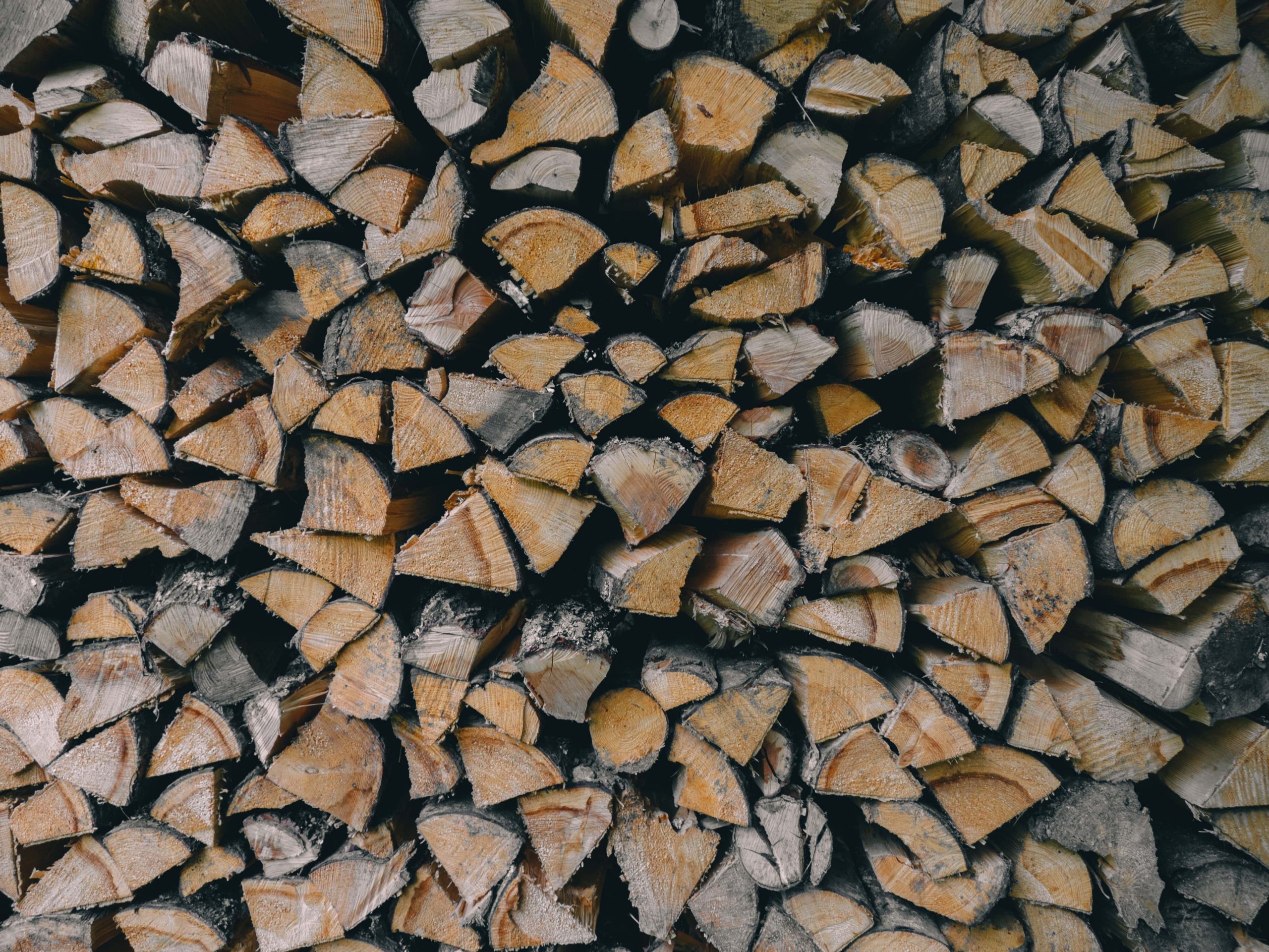 How to store your firewood with County Logs and Coal