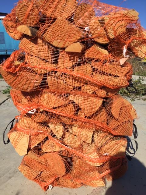 Kiln-dried Logs large amount in nets